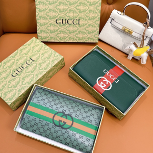 Gucci Makeup Brushed and Tools