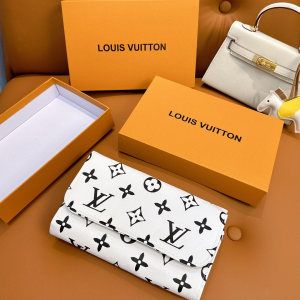 Louis Vuitton Makeup Brushed and Tools