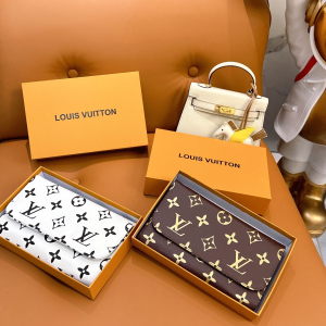 Louis Vuitton Makeup Brushed and Tools