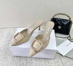 Manolo Blahnik Maysale Raffia Heeled Mules Beige 70MM Manolo Blahnik Maysale Raffia Heeled Mules Beige 70MM