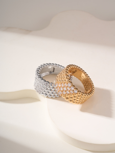 Van Cleef Arpels Perlee Diamonds Rings