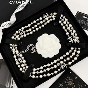 Chanel CC Logo Pearls Necklaces