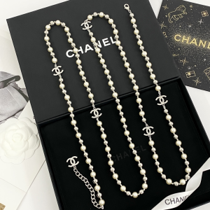 Chanel CC Logo Pearls Necklaces