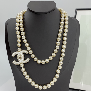 Chanel CC Logo Pearls Necklaces