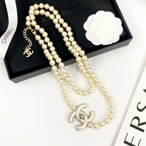 Chanel CC Logo Pearls Necklaces